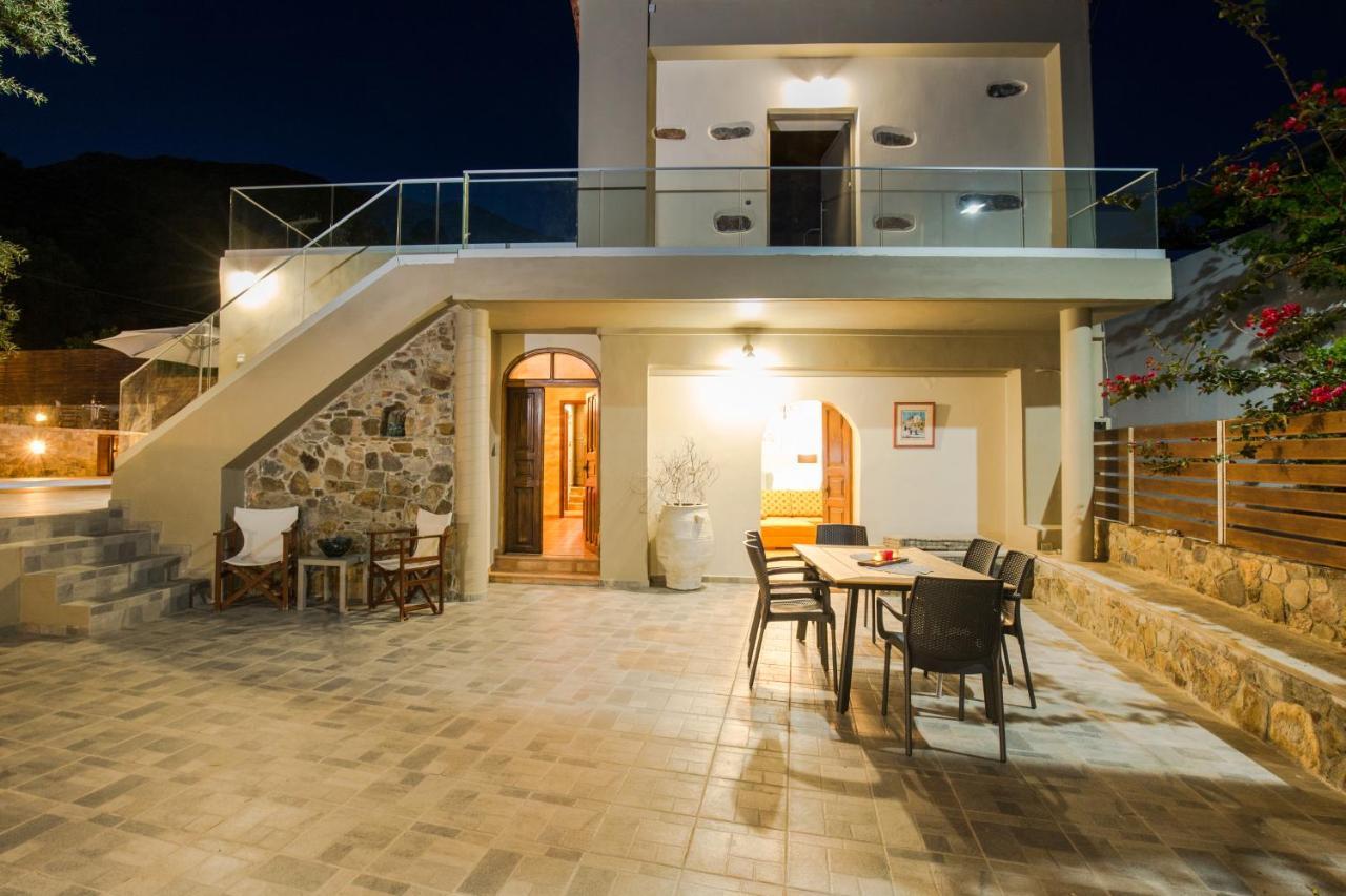 Tzouganos Villa Sfinárion Esterno foto