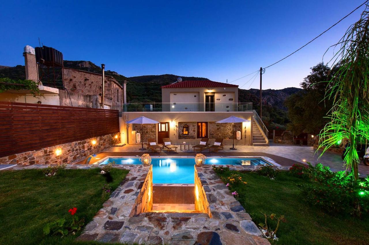 Tzouganos Villa Sfinárion Esterno foto
