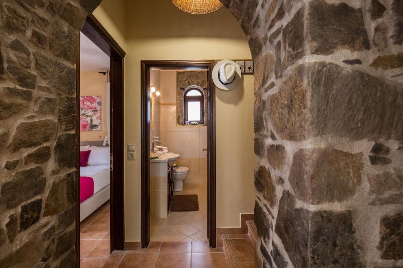 Tzouganos Villa Sfinárion Esterno foto