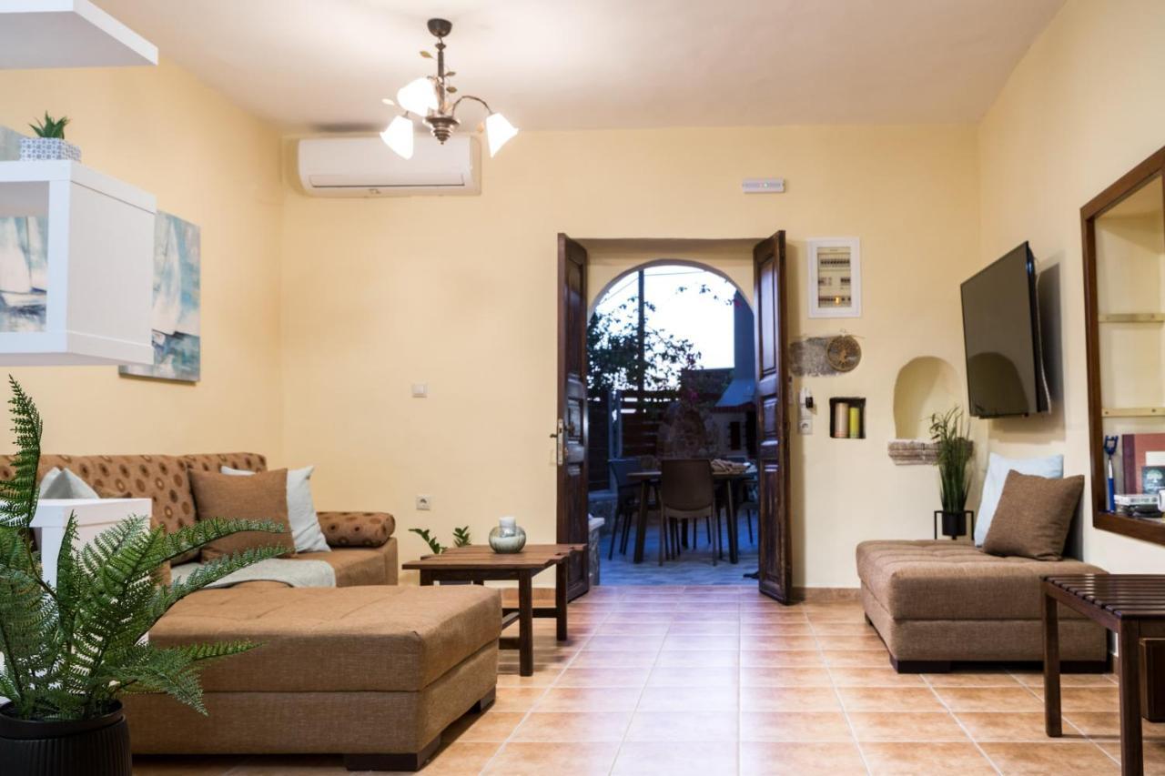 Tzouganos Villa Sfinárion Esterno foto